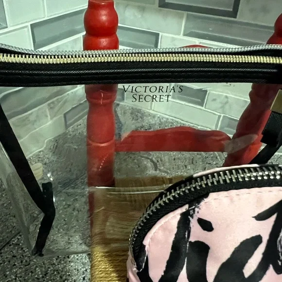 Victoria Secret 💄💄 - Picture 12 of 12